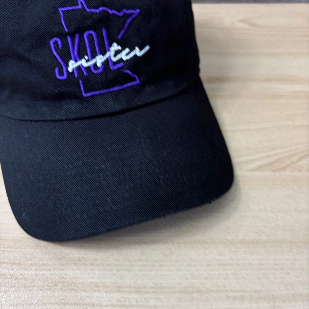 Minnesota Vikings Hat Cap Strap Back Womens Black SKOL Sister '47‎ Adjustable